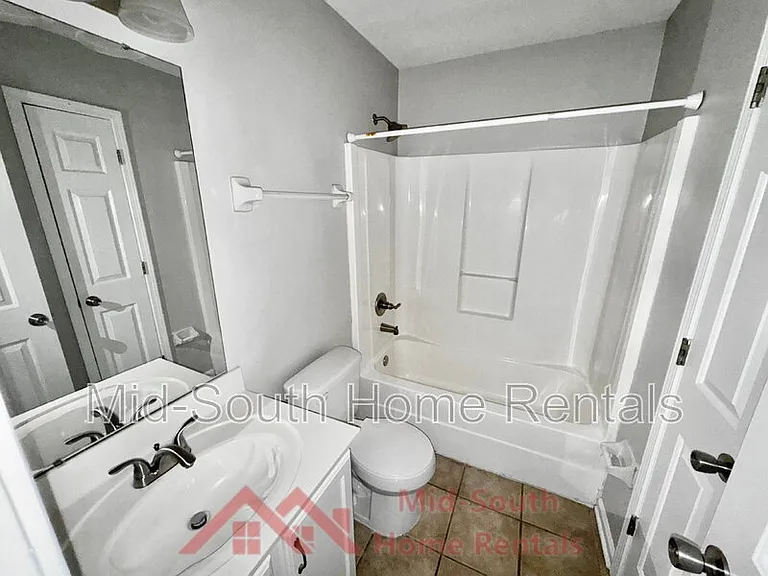 55 Oak Ridge Cv — Photo 17