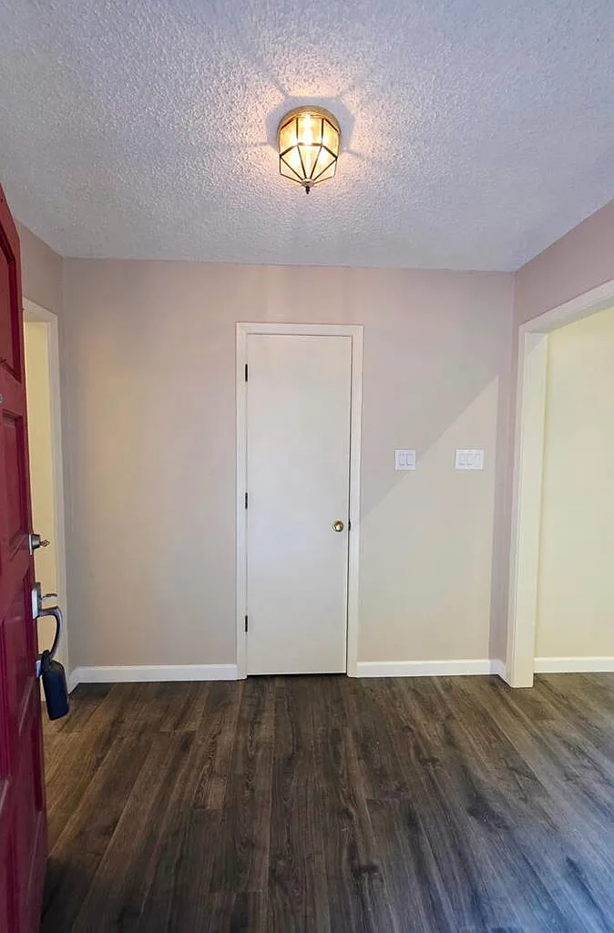 3 bed, 2.0 bath, 2246 sqft, $2,650 — Photo 2