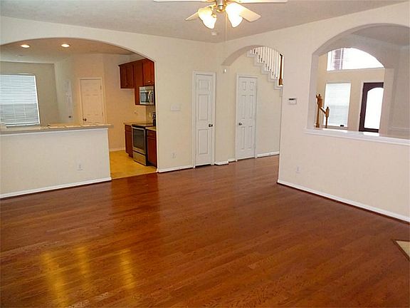 5th image of 4809 Lakefront Terrace Ct