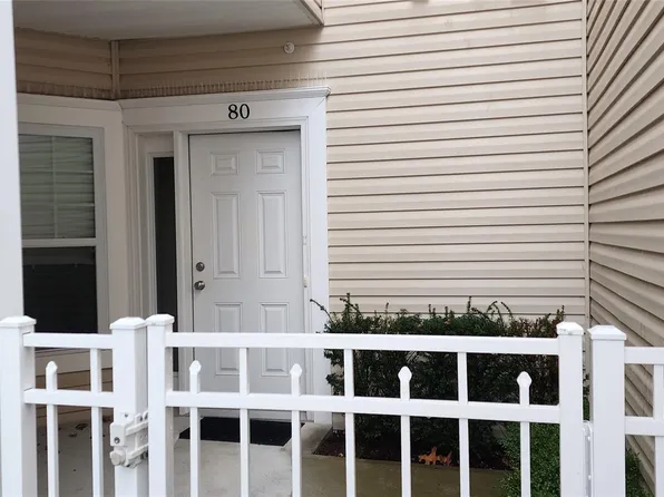 80 Lakeside Court, Shirley, NY 11967