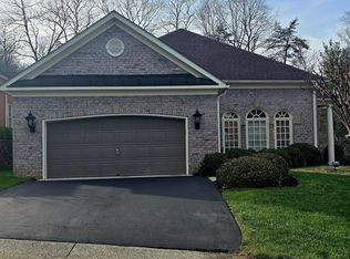 6559 Fairway Estates Dr, Roanoke, VA 24018