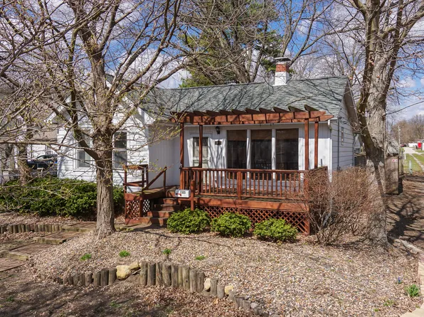 1305 W Graham St, Bloomington, IL 61701