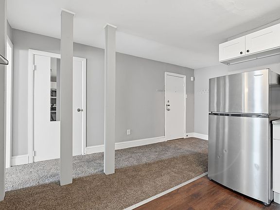 5th image of 4329 Main St APT 2