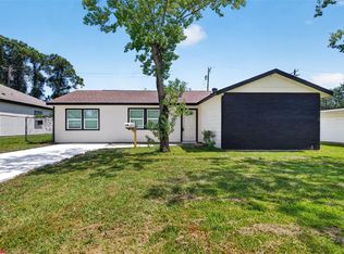 1302 Appomattox Dr, Texas City, TX 77591