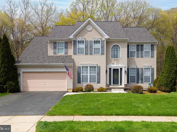 104 Glencoe Ct, Newark, DE 19702