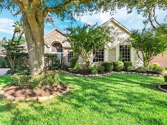 3rd image of 1819 Hanover Springs Ln