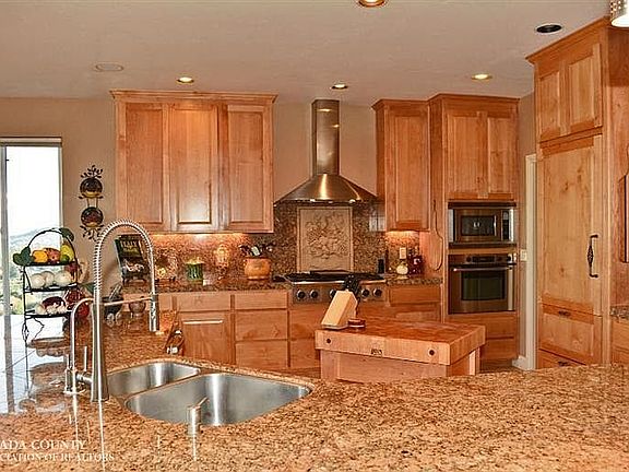 4th image of 10615 Canyon Creek Ln