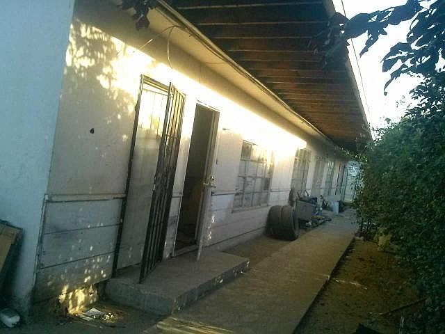 2nd image of 200 Truxtun Ave APT B
