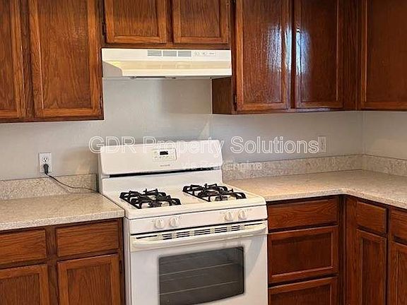 5th image of 702 Fruit Ave NW APT B
