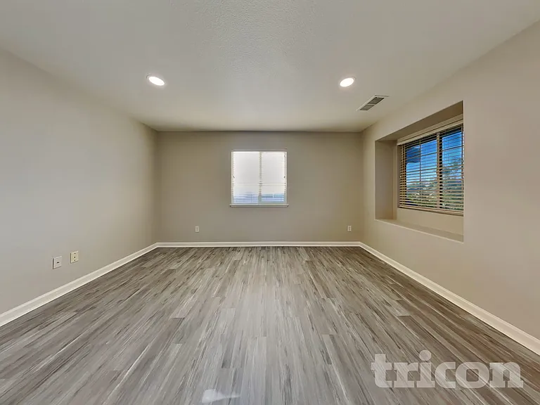 9570 Long River Dr — Photo 15