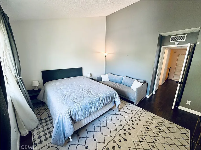 8435 Burnet Ave — Photo 17