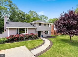 9813 Belhaven Rd, Bethesda, MD 20817