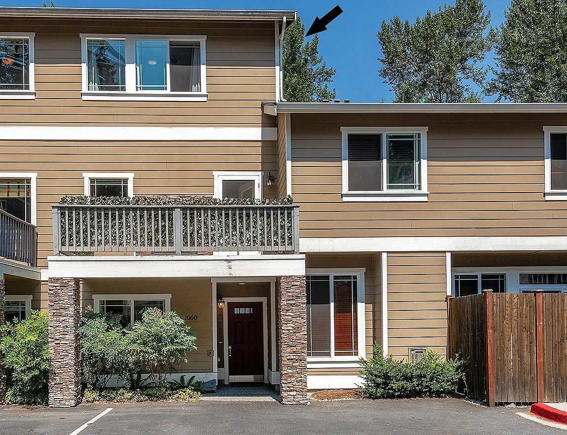 Gorgeous Townhome in Bothell 3bed/3bath — Photo 1
