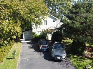 899 Hazel St, Burlington, ON L7R 3X1
