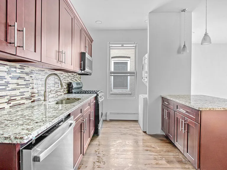 327 Midwood St #2A — Photo 6