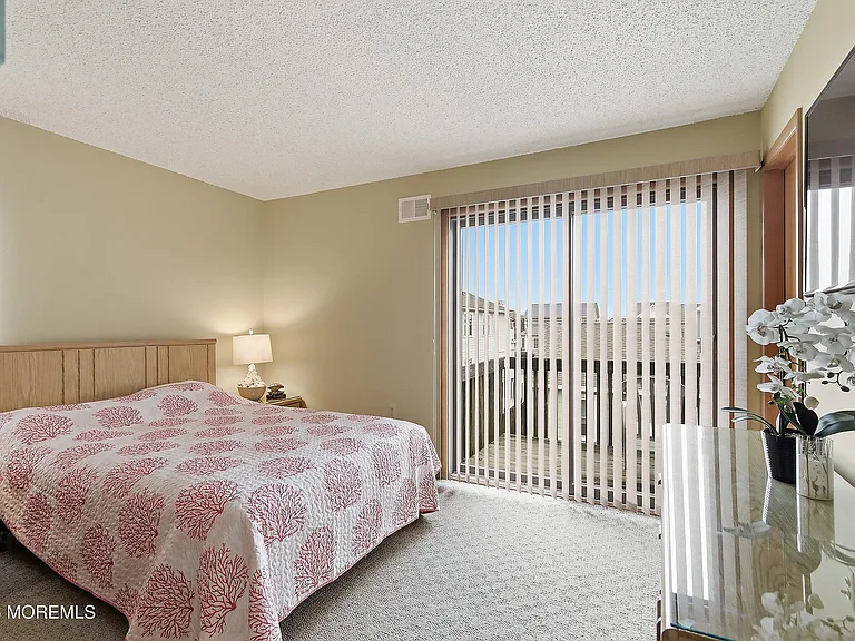 21 Brown Ave #1 — Photo 15