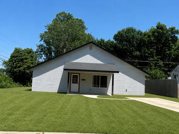 549 N 12th St, Ponca City, OK 74601