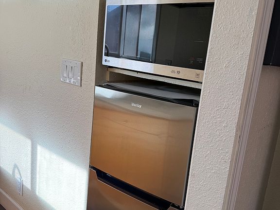 4th image of 1720 Goldentree Dr #B