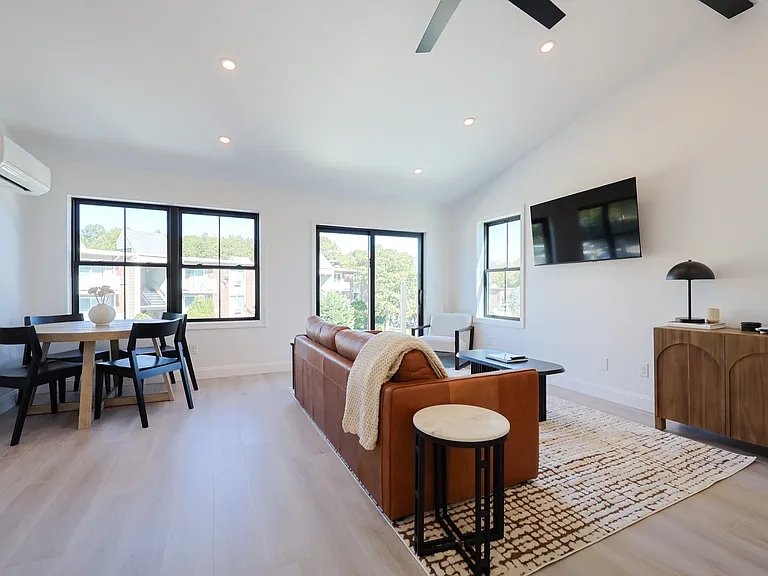 1369 Park Ave — Photo 14