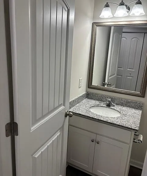 1860 Payne Dr — Photo 7