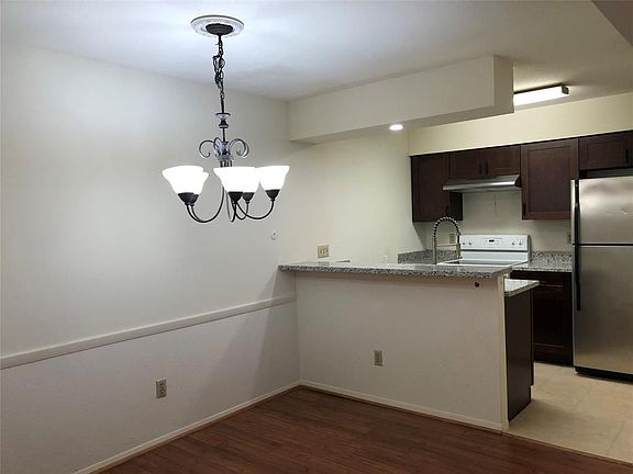 4th image of 2110 Wilcrest Dr APT 139