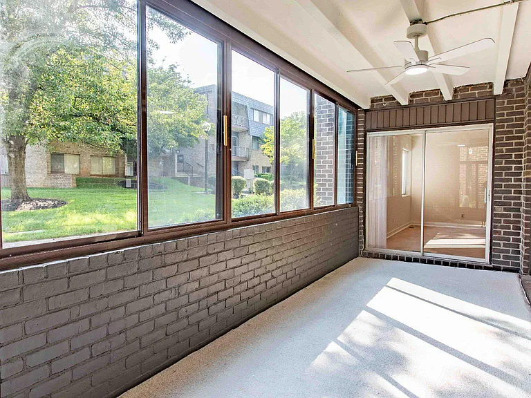 29 Stonehenge Cir #2 — Photo 7