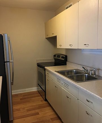 4th image of 535 N Michigan Ave APT 406
