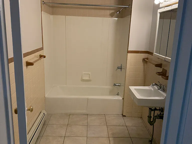 270 Washington St #1R — Photo 7