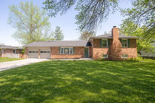 2207 Bushnell Dr Photo 1