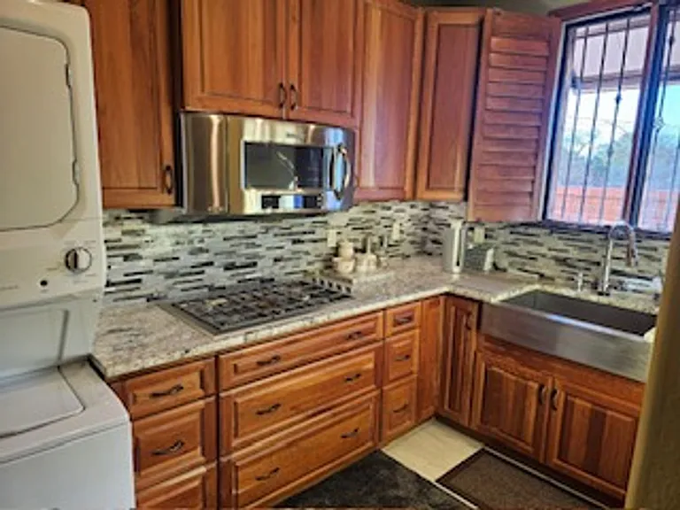 7040 N Montecatina Dr — Photo 8