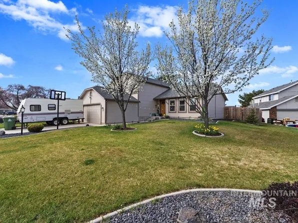 3659 W Woodmont Dr, Meridian, ID 83646