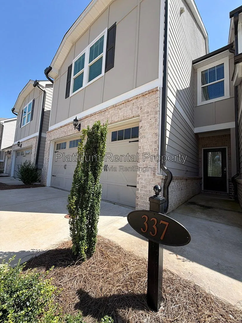 3 bed, 2.5 bath, 1880 sqft, $2,100 — Photo 3