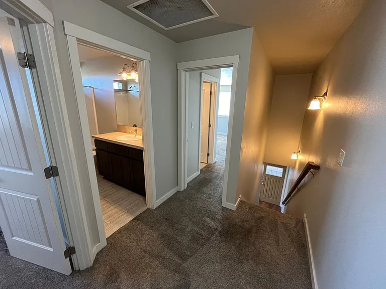 63159 NE De Haviland St — Photo 7