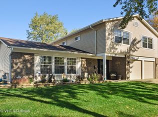 859 Yorkshire Dr, Hanover Park, IL