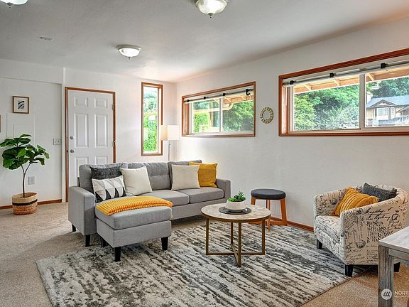 3rd image of 6417 27th Street NE