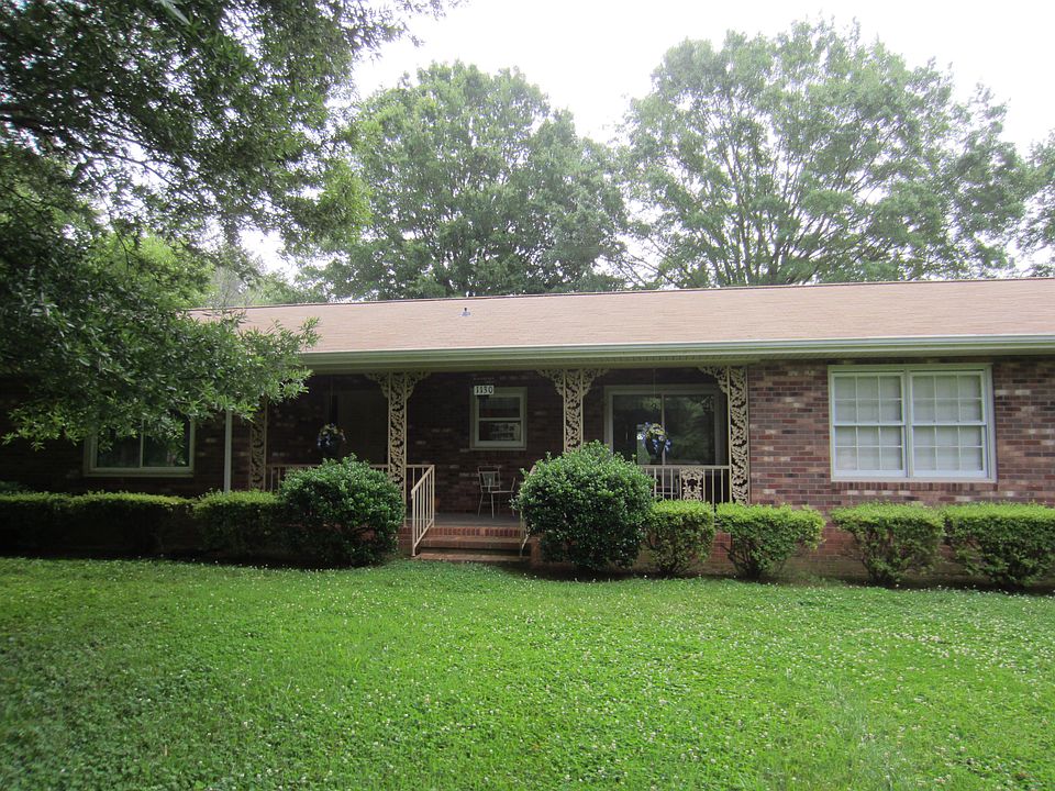 3 Bedrooms, 2 baths 