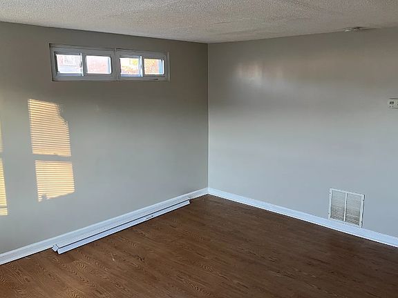 3rd image of 2801 Hinsdale Dr #1