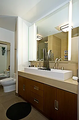 Sold by Prime Manhattan | media 40