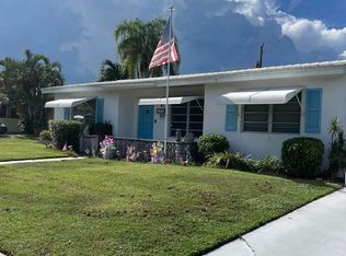 1412 Lake Erie Dr, Lake Worth, FL 33461