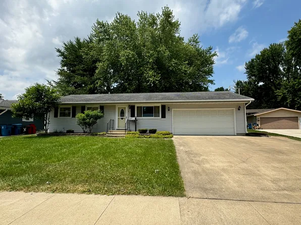 1215 Ann Ave, Dixon, IL 61021