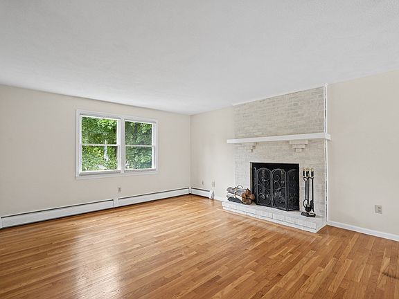 3rd image of 340 Lowell St