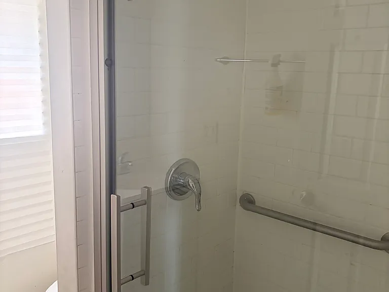 1007 N Drake Ave — Photo 5