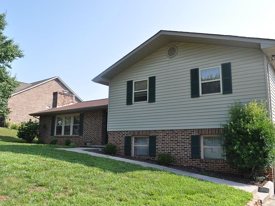 1st image of 804 Montvue Ave