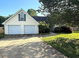 196 Century Dr, Rossville, GA 30741