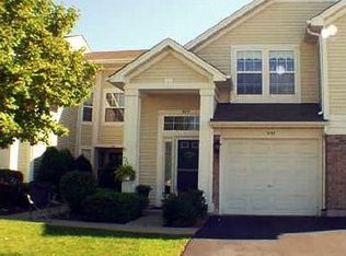 957 Huntington Dr, Elk Grove Village, IL 60007