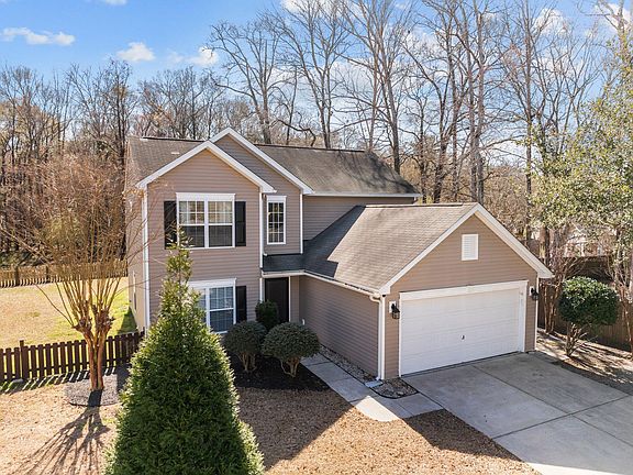 3rd image of 102 Teakwood Ct