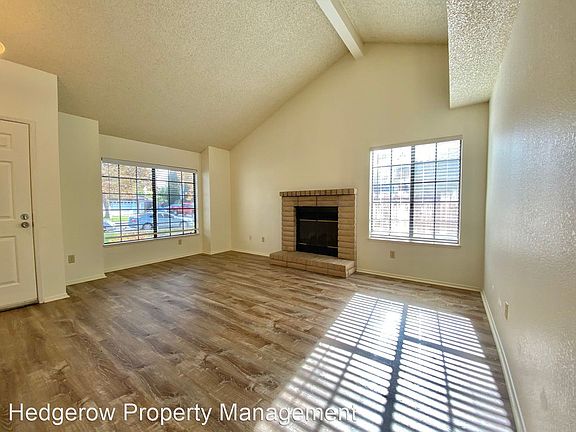 3rd image of 567 Chaucer Ln