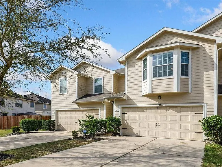 11515 Champions Green Dr — Photo 2