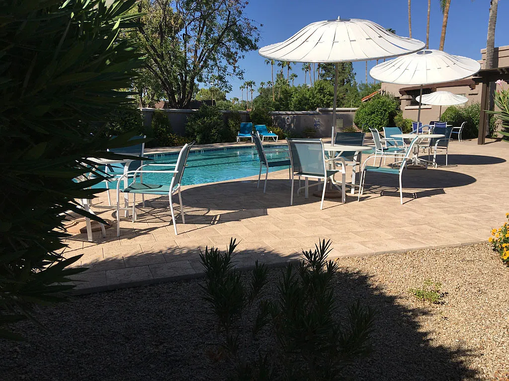 3 bed, 1638 sqft, $2,950 — Photo 2