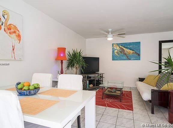 5th image of 919 Michigan Ave APT 9